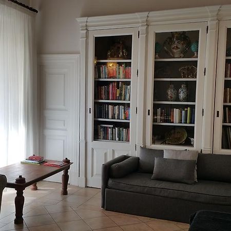 Centro Storico B&B คาตาเนีย ภายนอก รูปภาพ