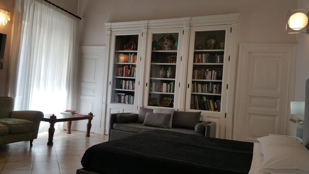 Centro Storico B&B คาตาเนีย ภายนอก รูปภาพ