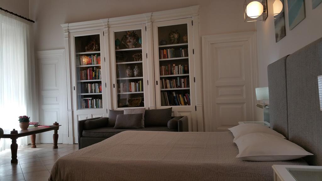 Centro Storico B&B คาตาเนีย ภายนอก รูปภาพ